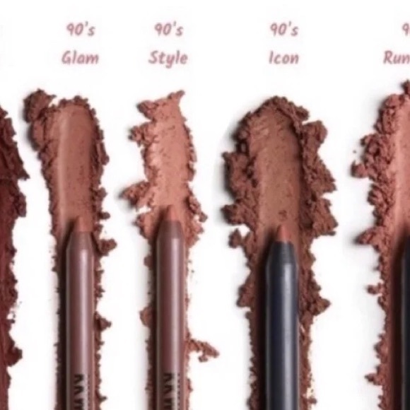 KKW BEAUTY • 90s Inspired Matte Lipstick & Lipliners - Picture 6 of 8